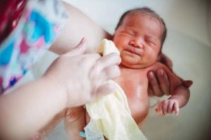 孕晚期体重增长指南：孕28周后半个月合理增重2斤的饮食运动全攻略（附权威增重标准）