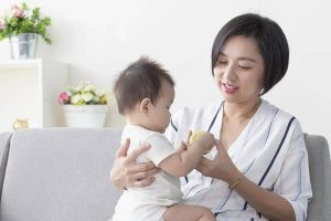 🌟婴儿频繁打哈欠揉眼警惕异常！新手爸妈必看行为🌟